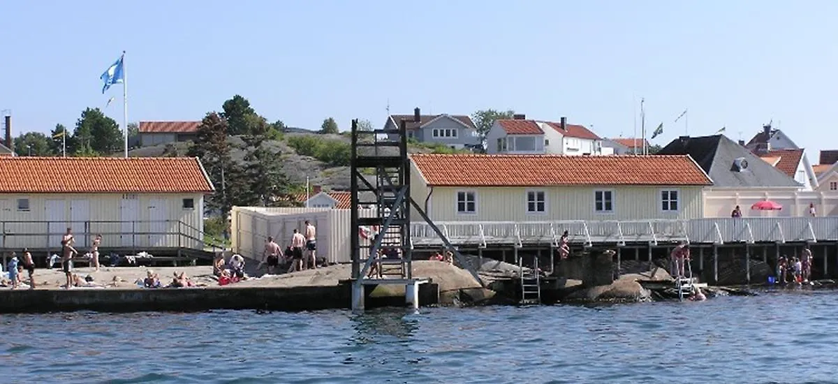 غوتنبرغ Fjallbacka Harbour Cottage بيت خشبي